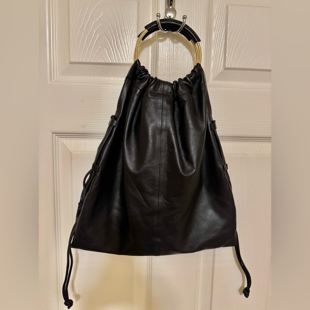Tela - Elegant Black Leather Bag